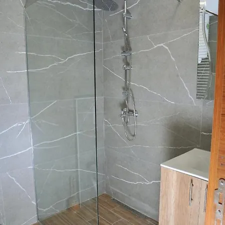 A20b Hotel apartamentowy *